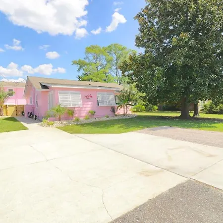 Inn The Pink One-In-A-Million Vacation Home-2